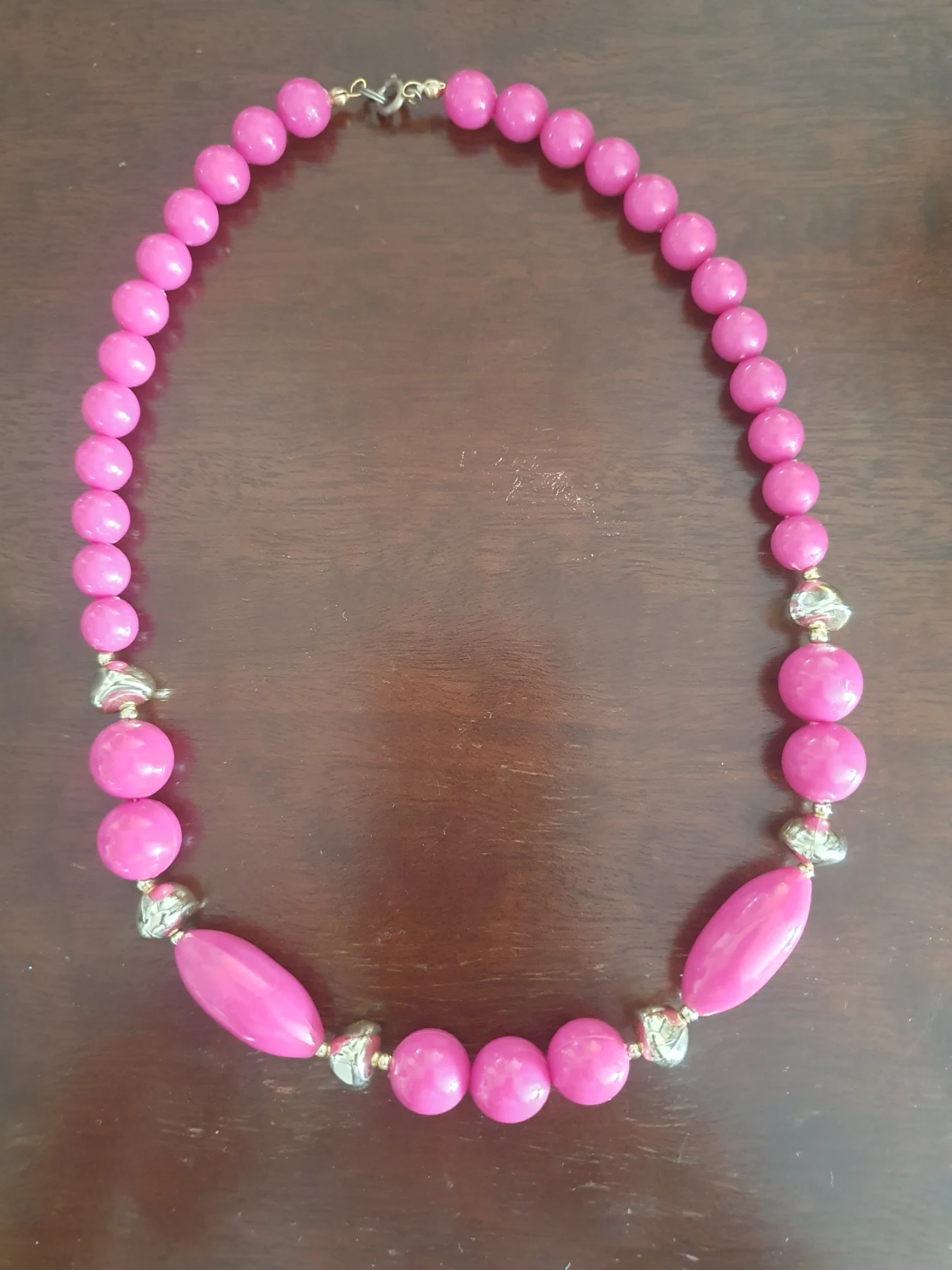 Vintage Bright Pink Bead Necklace with Silver Accents – 25 cm