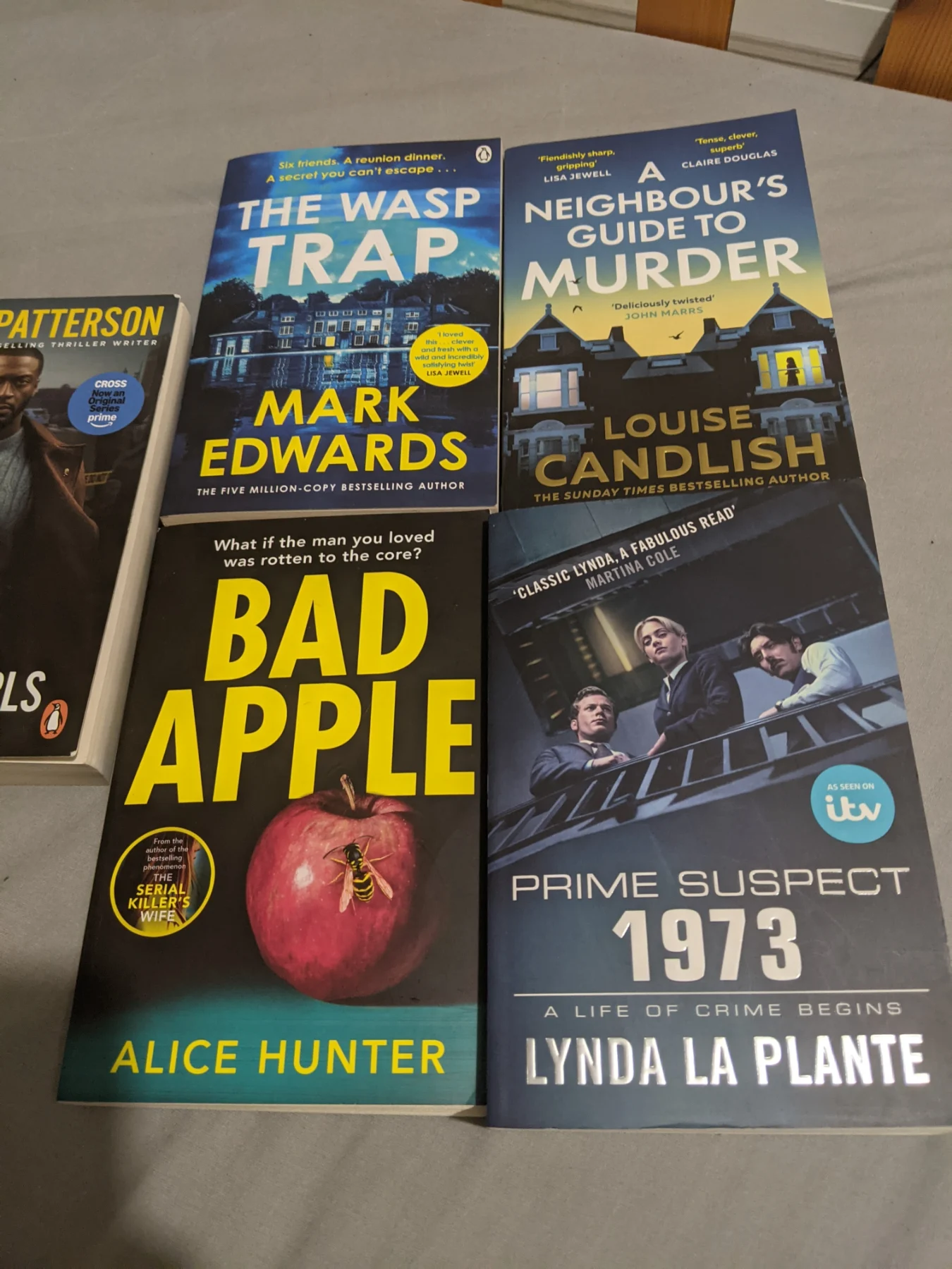 Thriller books bundle 5 books ❤️