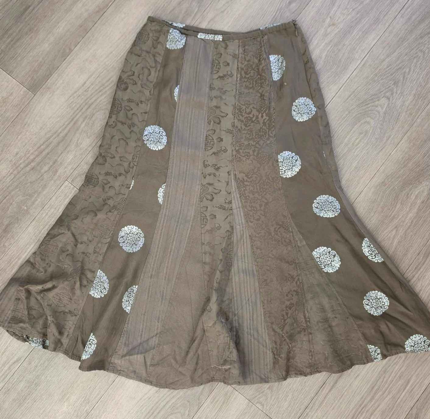 Wealth of Nations ladies silk skirt size 12