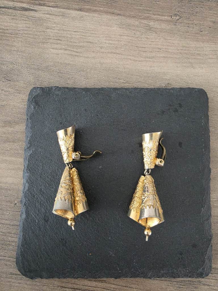 Vintage Gold Tone Floral Bell Drop Clip-On Earrings Retro Statement Jewellery