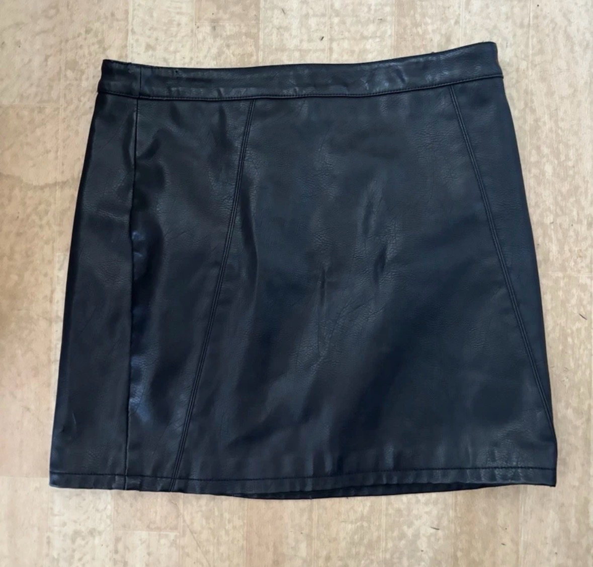 Dorothy Perkins Faux Leather Mini Skirt - Black -  Zip Closure - Size 10 - VGC