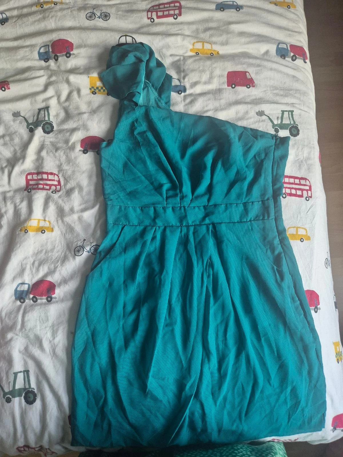 Stunning teal green one-shoulder dress with fitted waistband, and pocket detailing, size 12