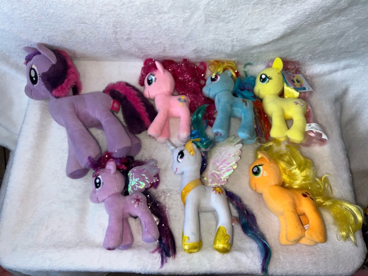 X7 bundle of My little pony teddies plush collectible one with tags one larger than others Comes as