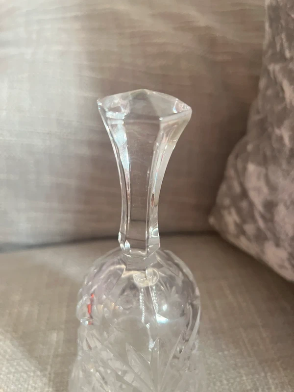 Vintage clear pressed glass dinner bell / table bell with intricate decorative pattern
