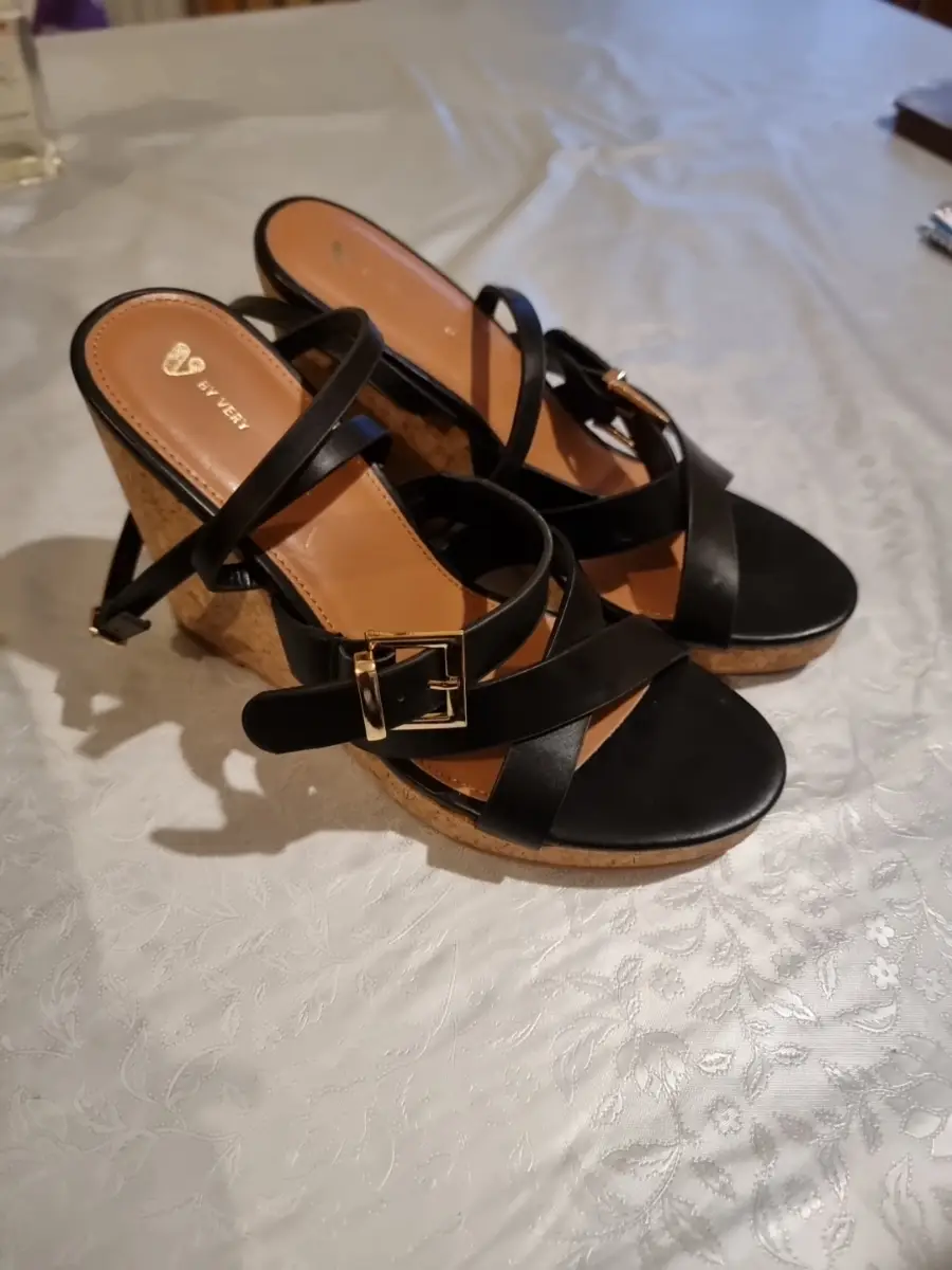 V by Very Wedge Sandals with Multi-strap Design. New without box. UK Size 7