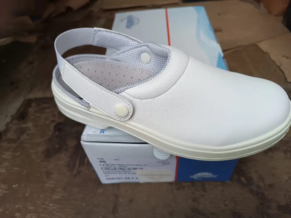 White Microfibre Clog Shoes Size 3 Healthcare kitchen Nurse catering