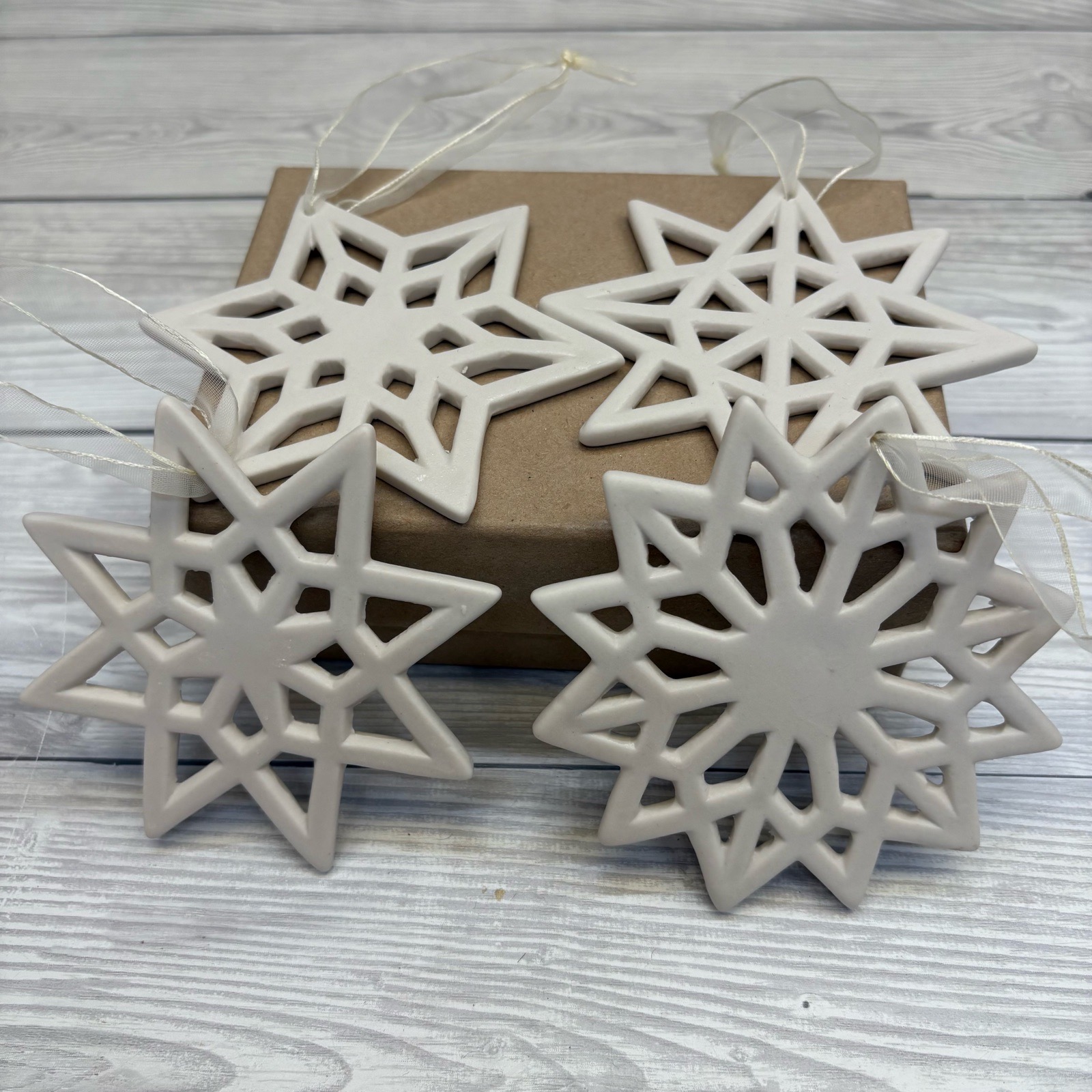 Set of 4 White Ceramic Snowflake Christmas Tree Decorations Ornaments 3.75"