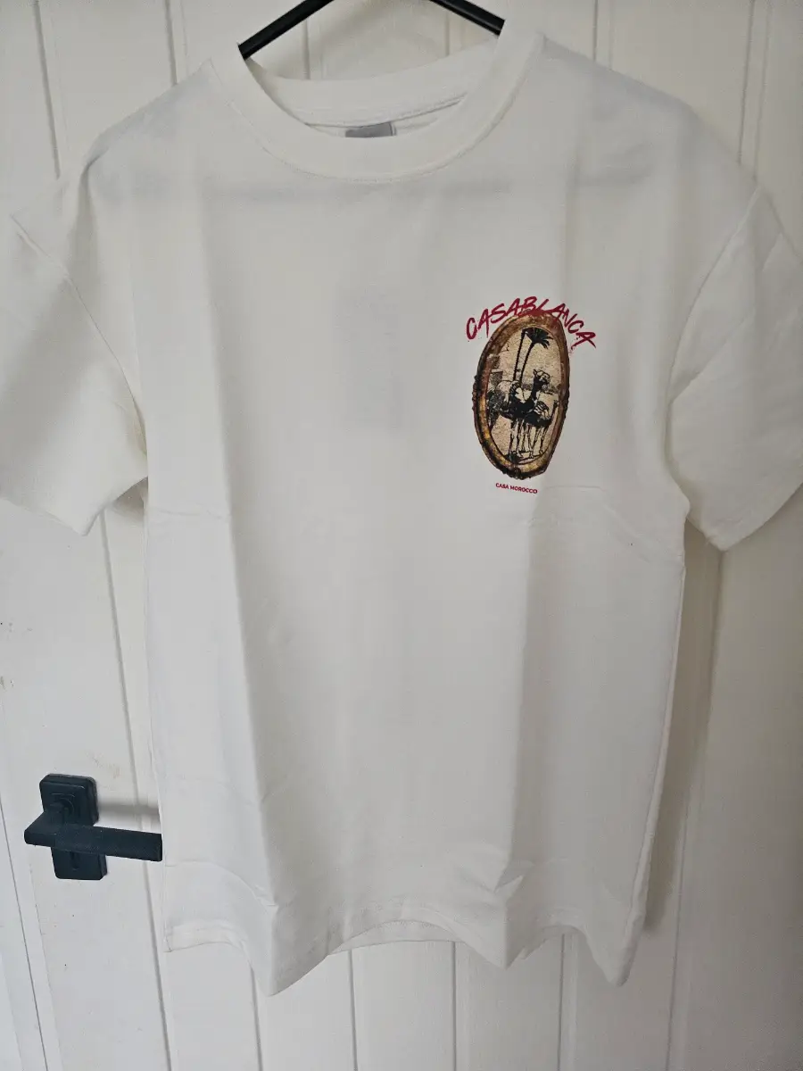 White t shirt