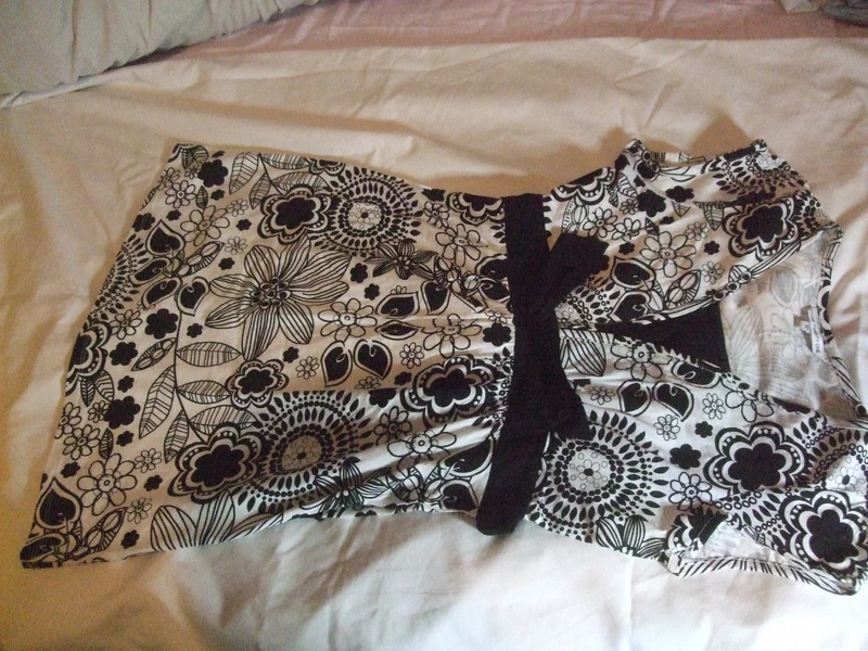 Store 21 Dress in Black & White Size 12