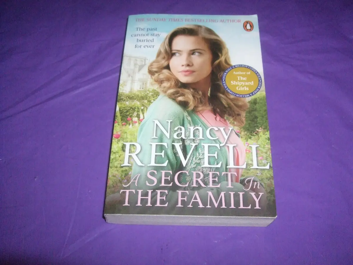 Nancy Revell-A Secret In The Family PB Book