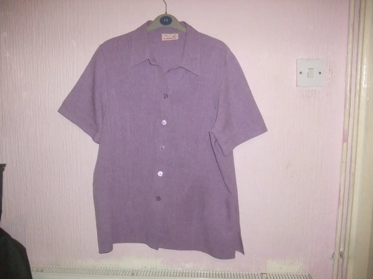 Riddella Short Sleeve Blouse Size 16 in Purple