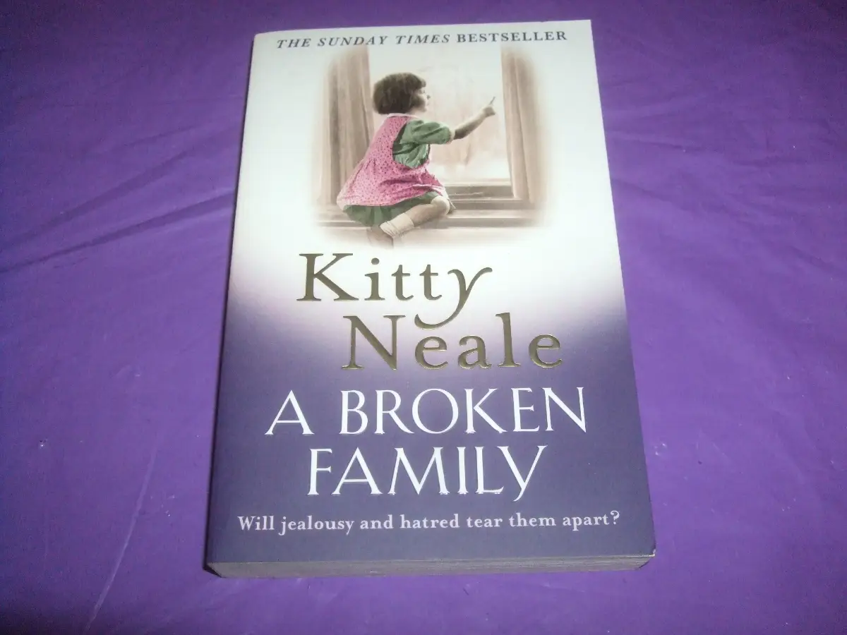 Kitty Neale-A Broken Family PB Book