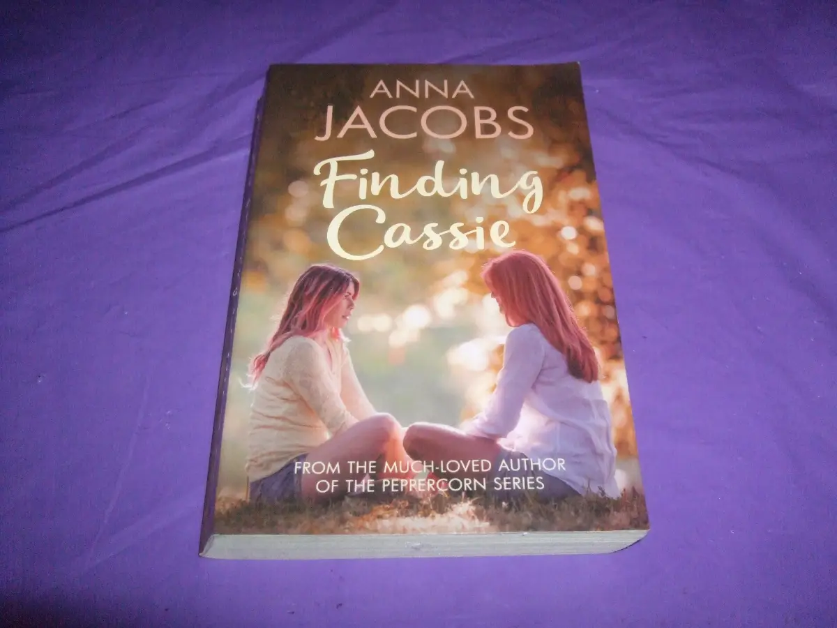 Anna Jacobs-Finding Cassie PB Book