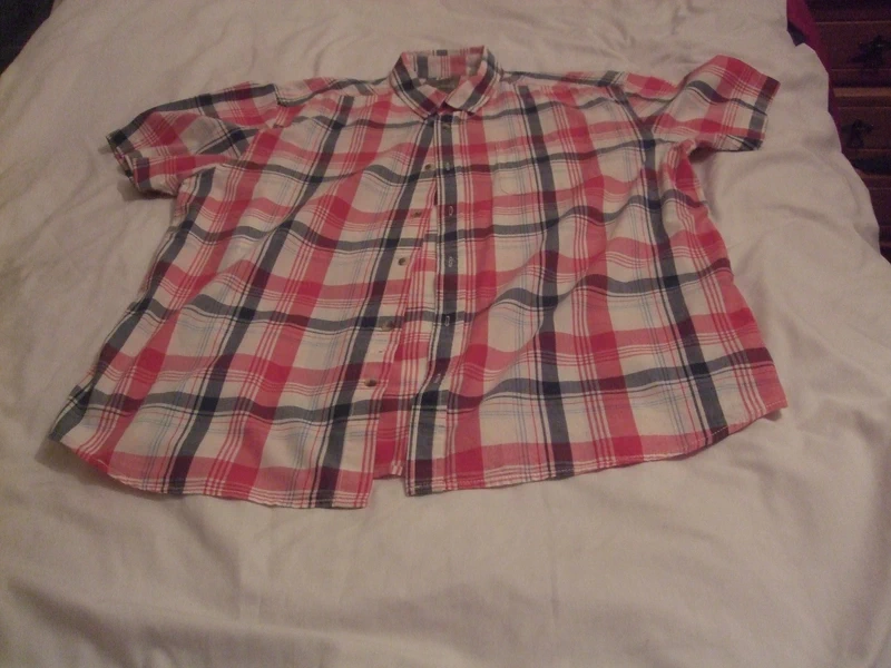Peacocks Shirt Short Sleeves Size XL in Red Blue White