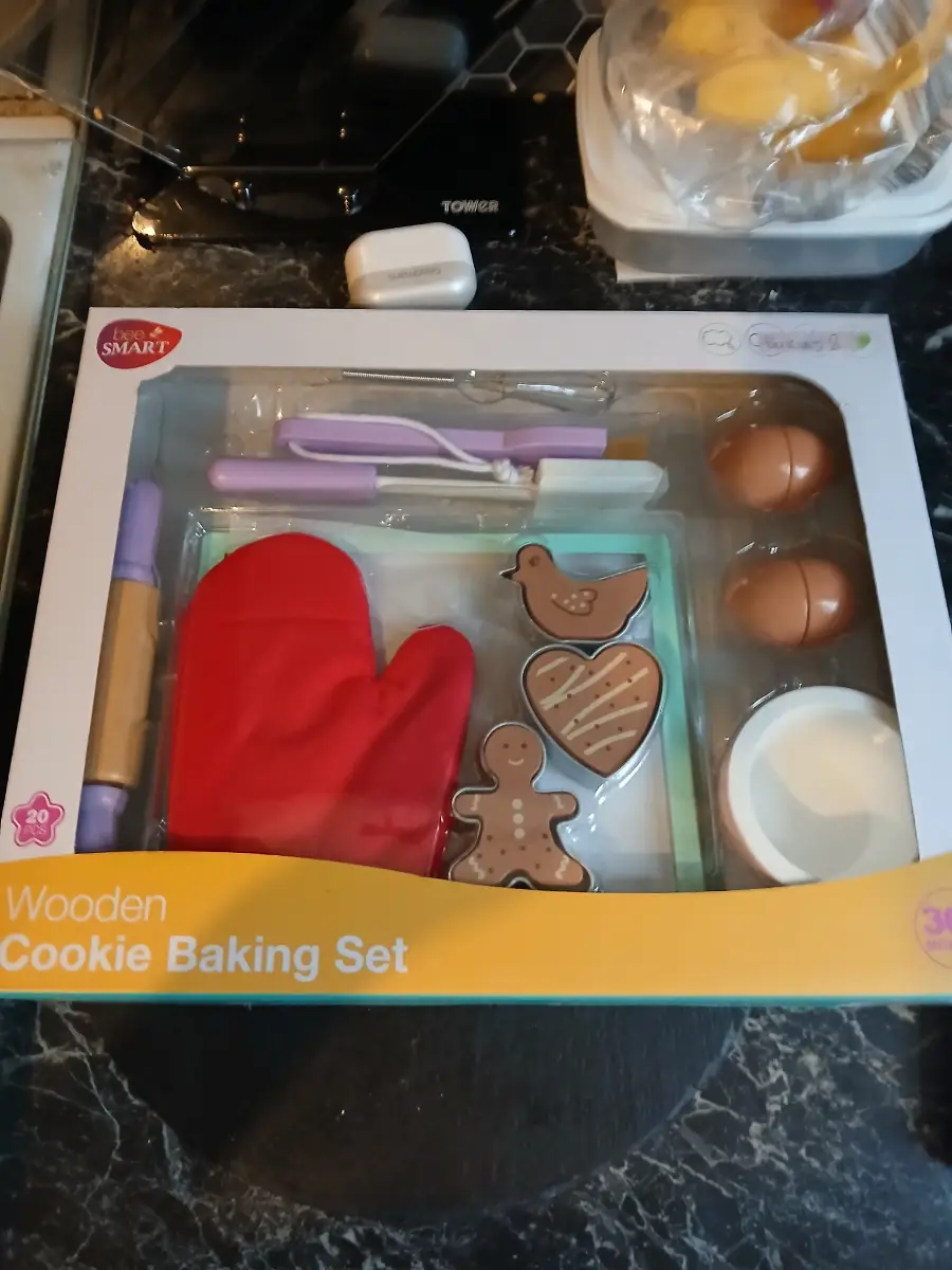 Wooden cooking baking set