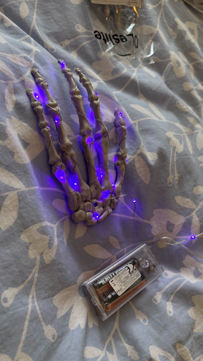 Battery operated hand