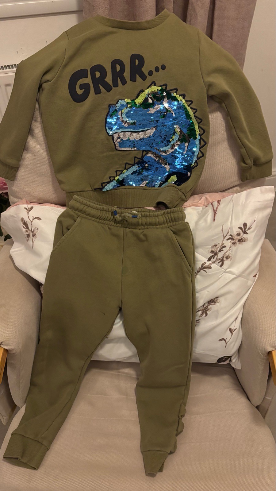 Dinosaur tracksuit 4/5