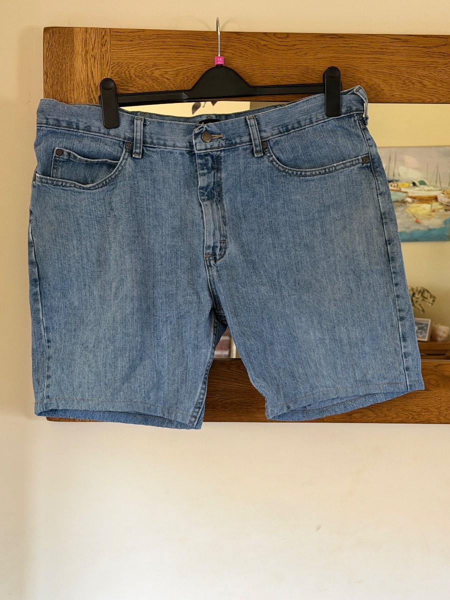 Lee men’s denim shorts size 38