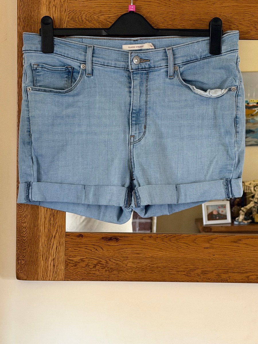 Levi women’s denim shorts size 12