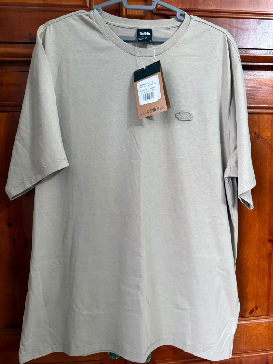 North face men’s tshirt size L