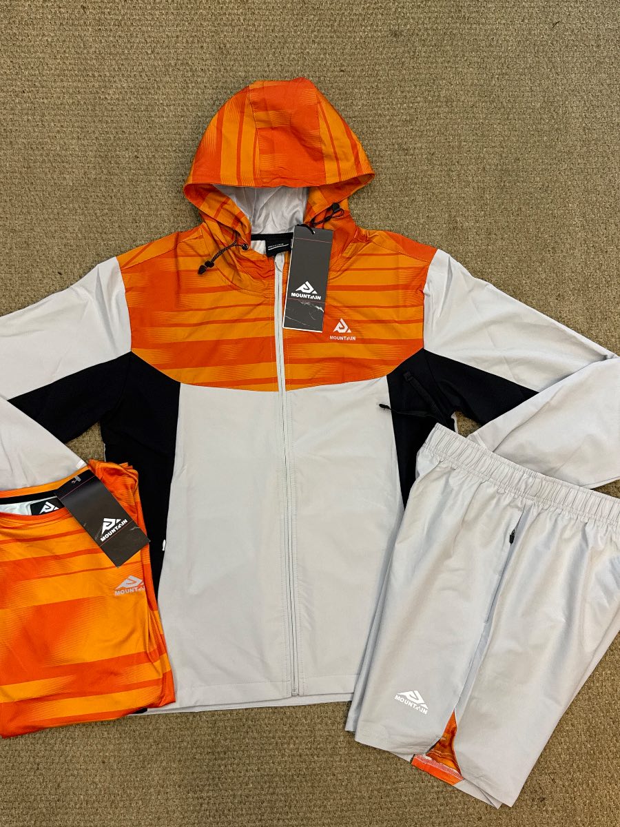 Mountain men’s new season three piece Tri sets size large