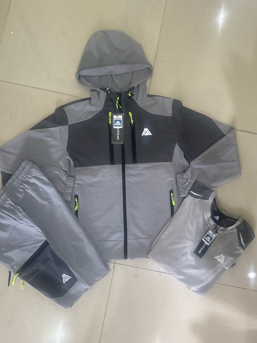 Mount Peak men’s three-way stretchy sets
