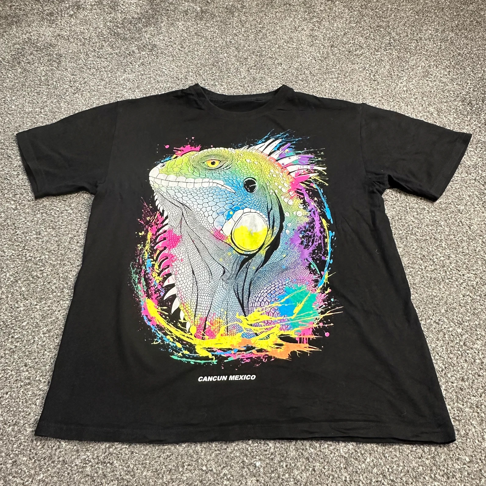 Cancun Mexico Neon Iguana Graphic Tee Black Y2K Souvenir T-Shirt