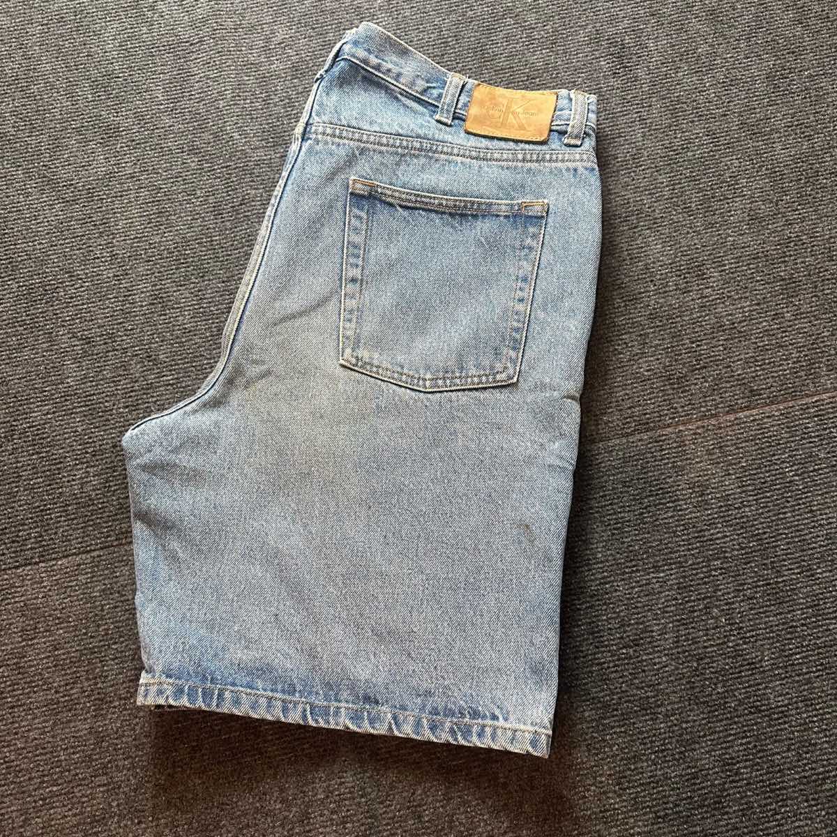 Calvin Klein Vintage 90s Baggy Denim Shorts Light Wash Jorts Y2K Streetwear