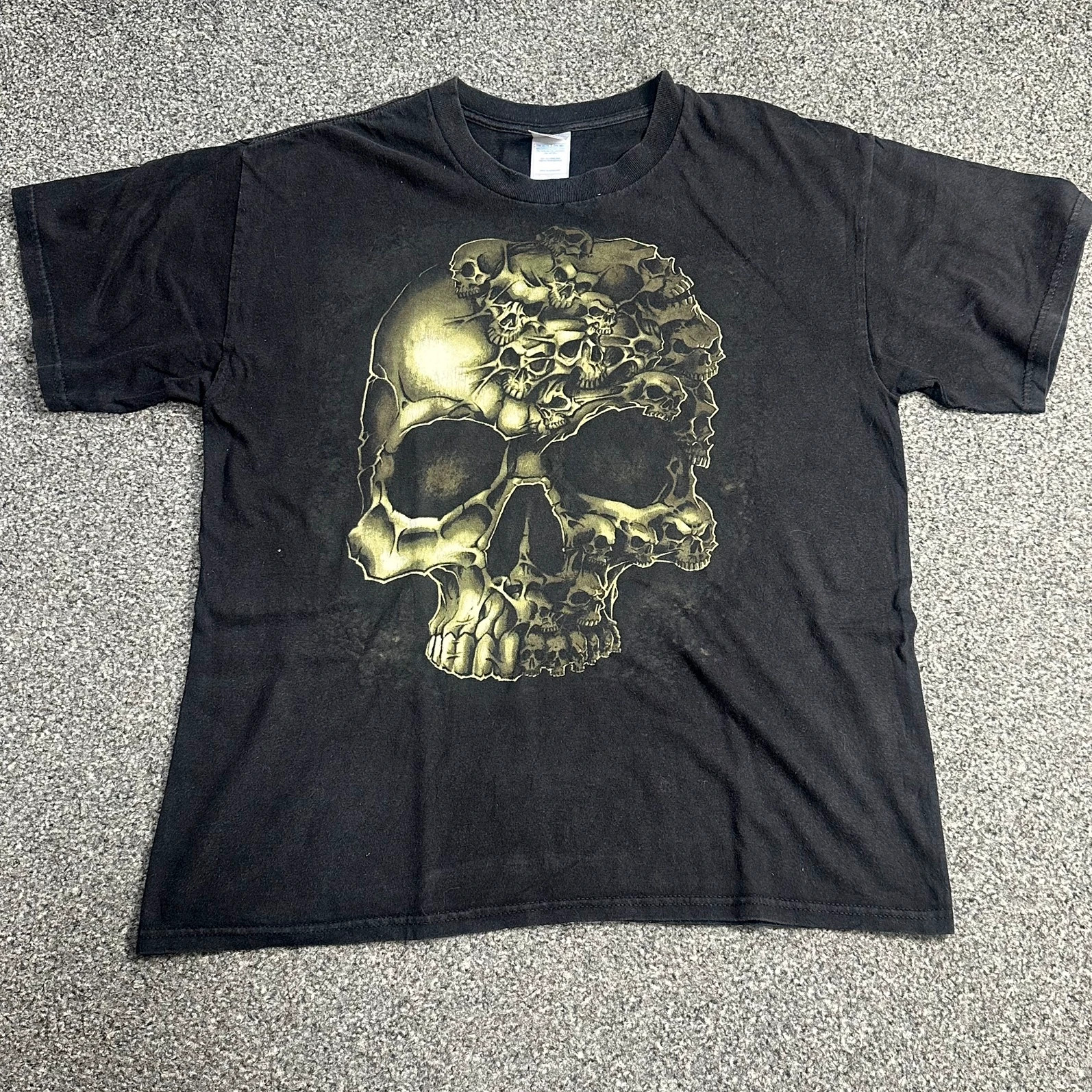 Black skull graphic t-shirt grunge dark aesthetic unisex