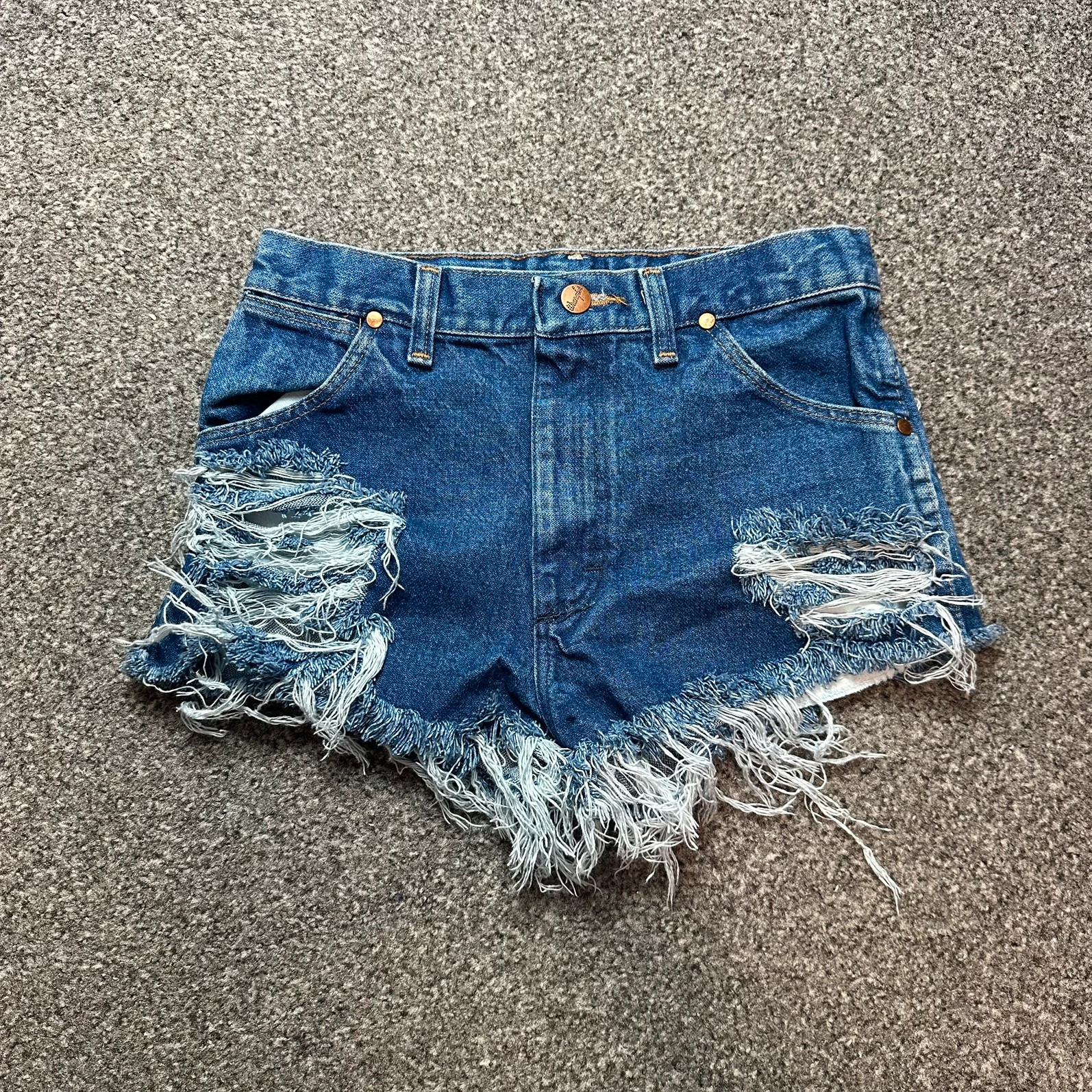Wrangler Y2K Distressed Denim Cut-Off Shorts Mid Blue Frayed
