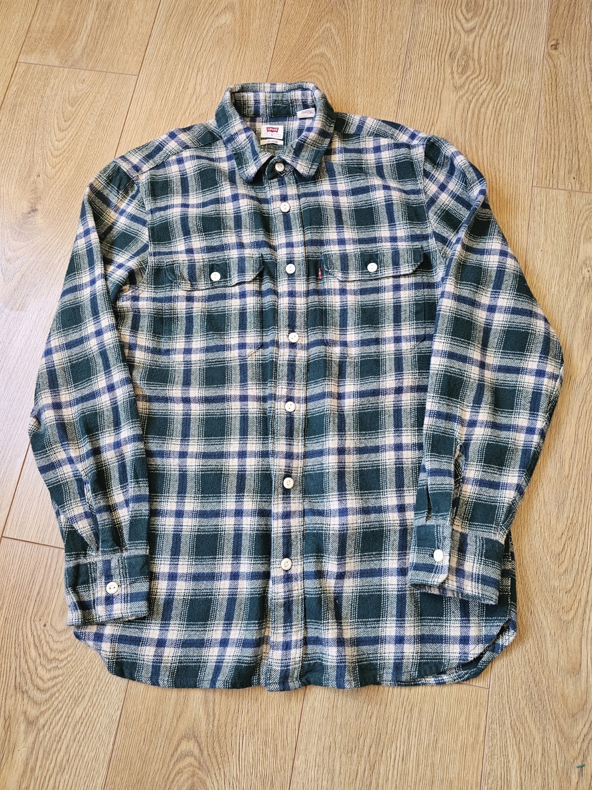 Levi's Relaxed Fit Flannel Shirt Small Green Blue White Plaid Check Long Sleeve