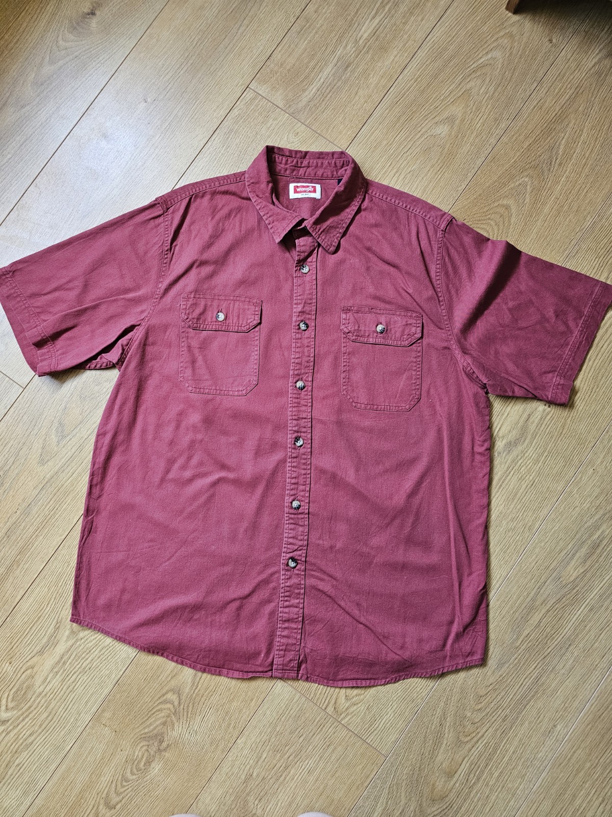 Wrangler Men's Short Sleeve Red Shirt Size Large Cotton Blend Work Casual