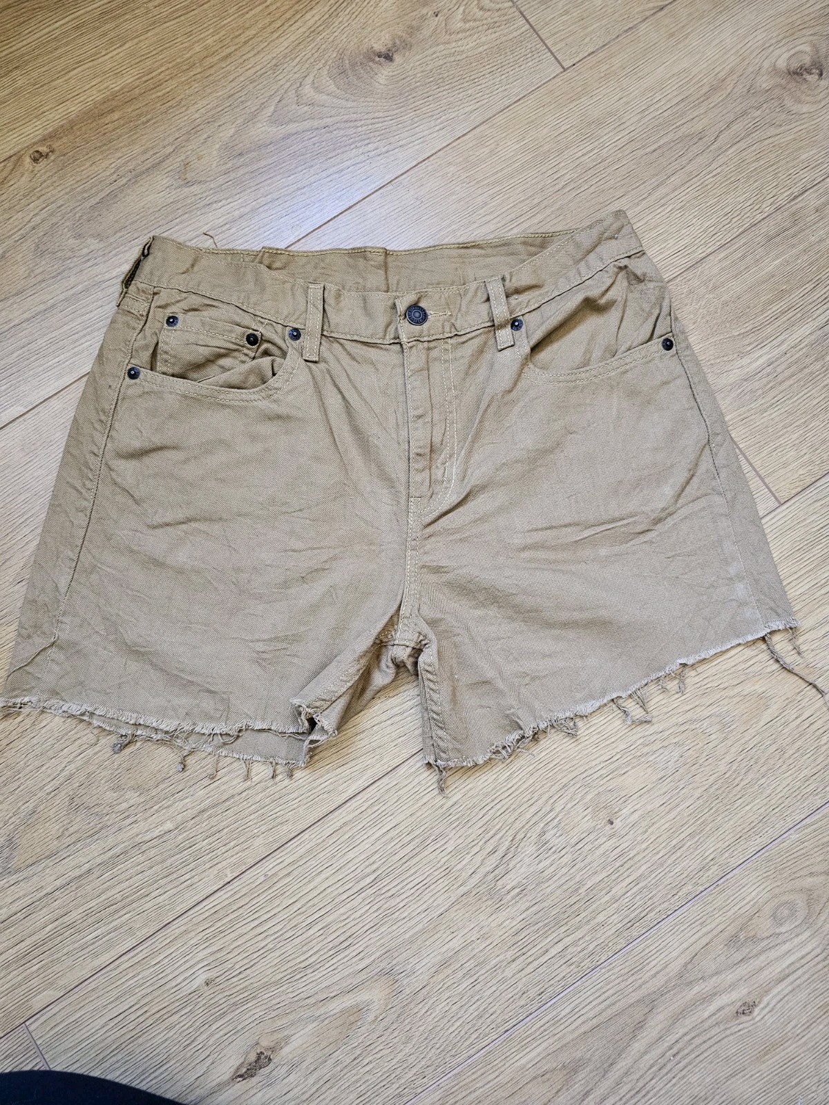 Levi's Beige Tan Denim Cut Off Shorts Distressed Frayed Hem W29 UK 8-10