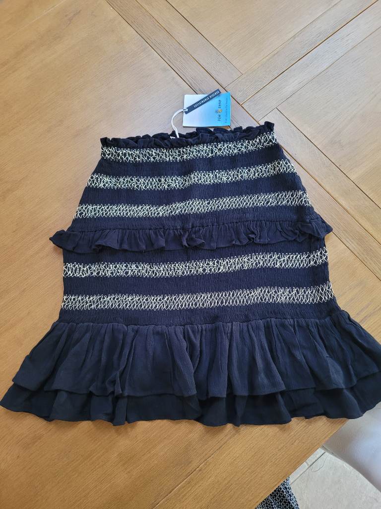 River Island Black and Gold Mini Skirt UK Small