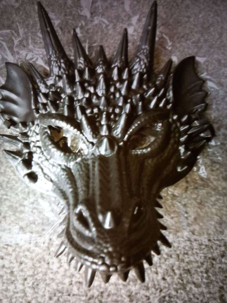 dragon mask (black)