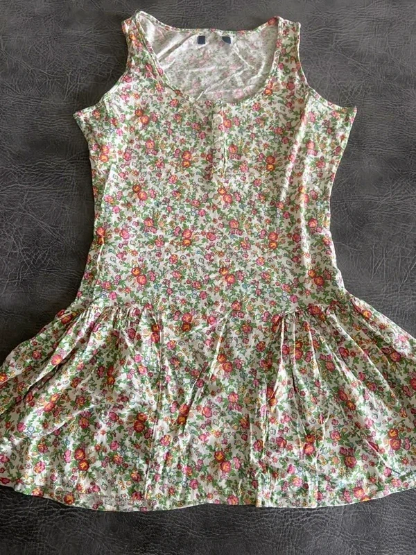 Summer Dress, ideal for Beach and Pool pull on, Size 8
