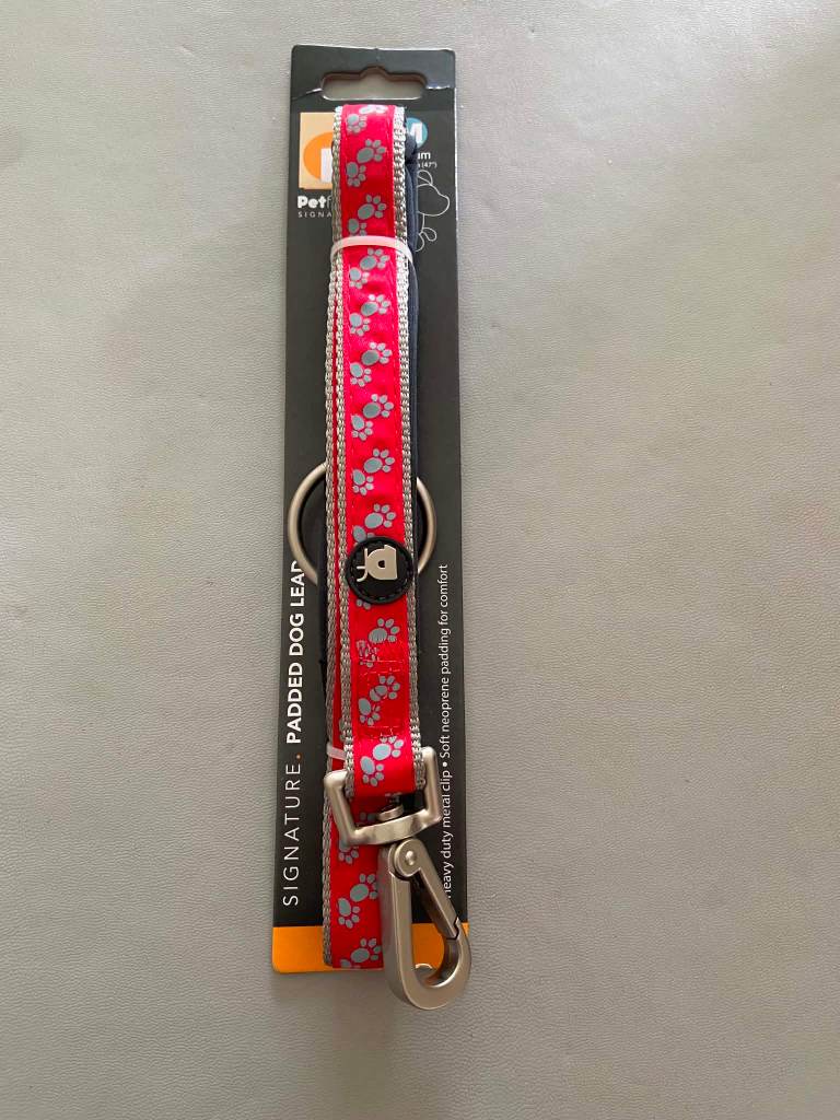 Petface Signature Padded Dog Lead, paw print pattern, Size M Length 47 inch