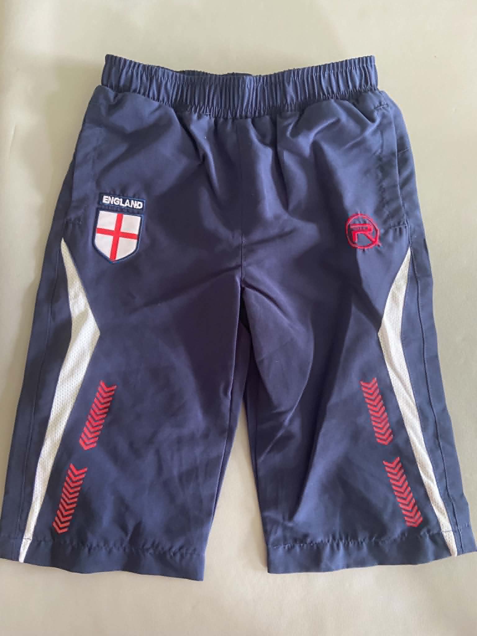 Boys England shorts, Age 3/4 98-104cm NEW see description for measurements