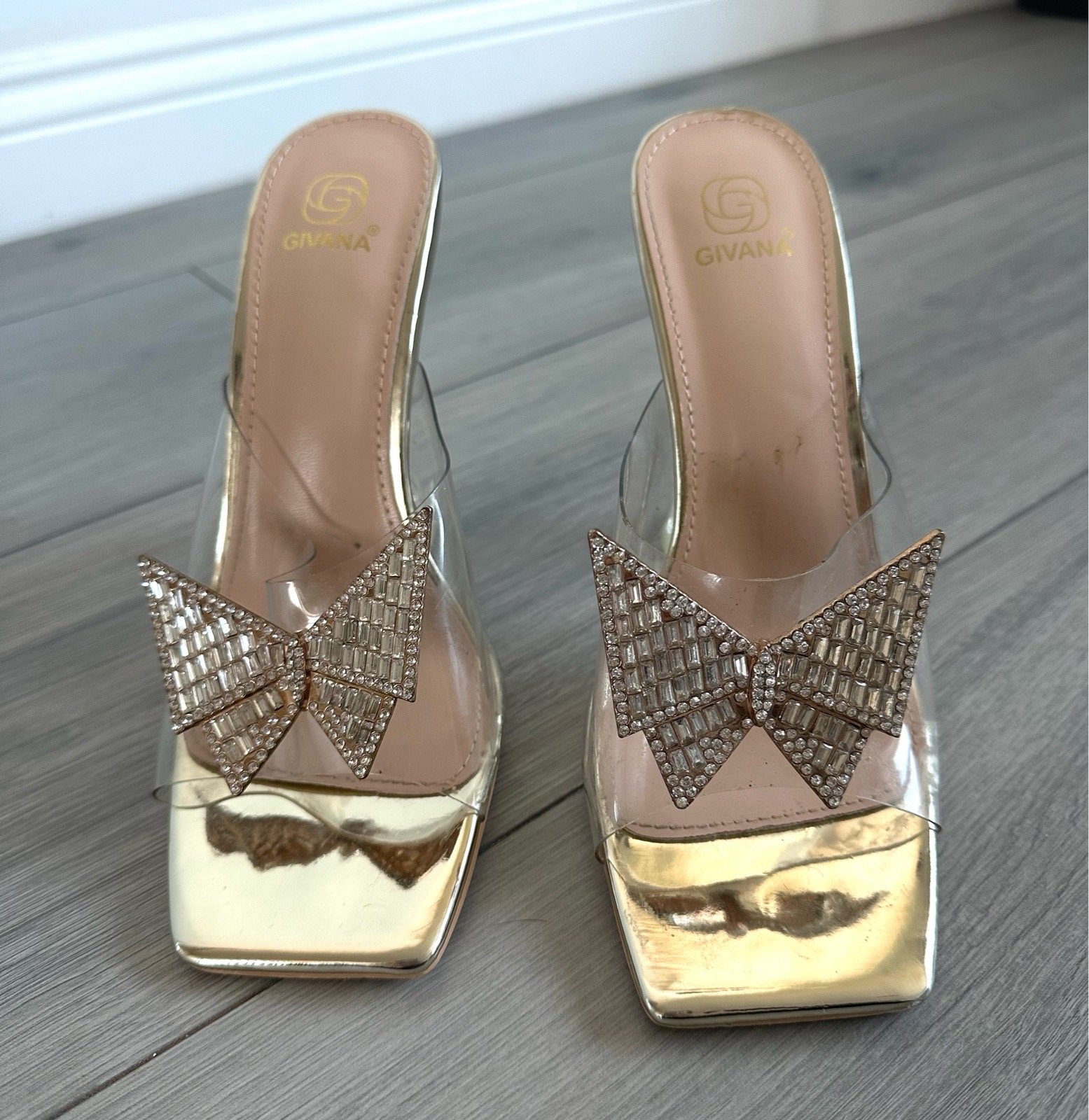 Stunning Givana Gold Clear Perspex Embellished Heels with Crystal Rhinestone Bow UK Size 4