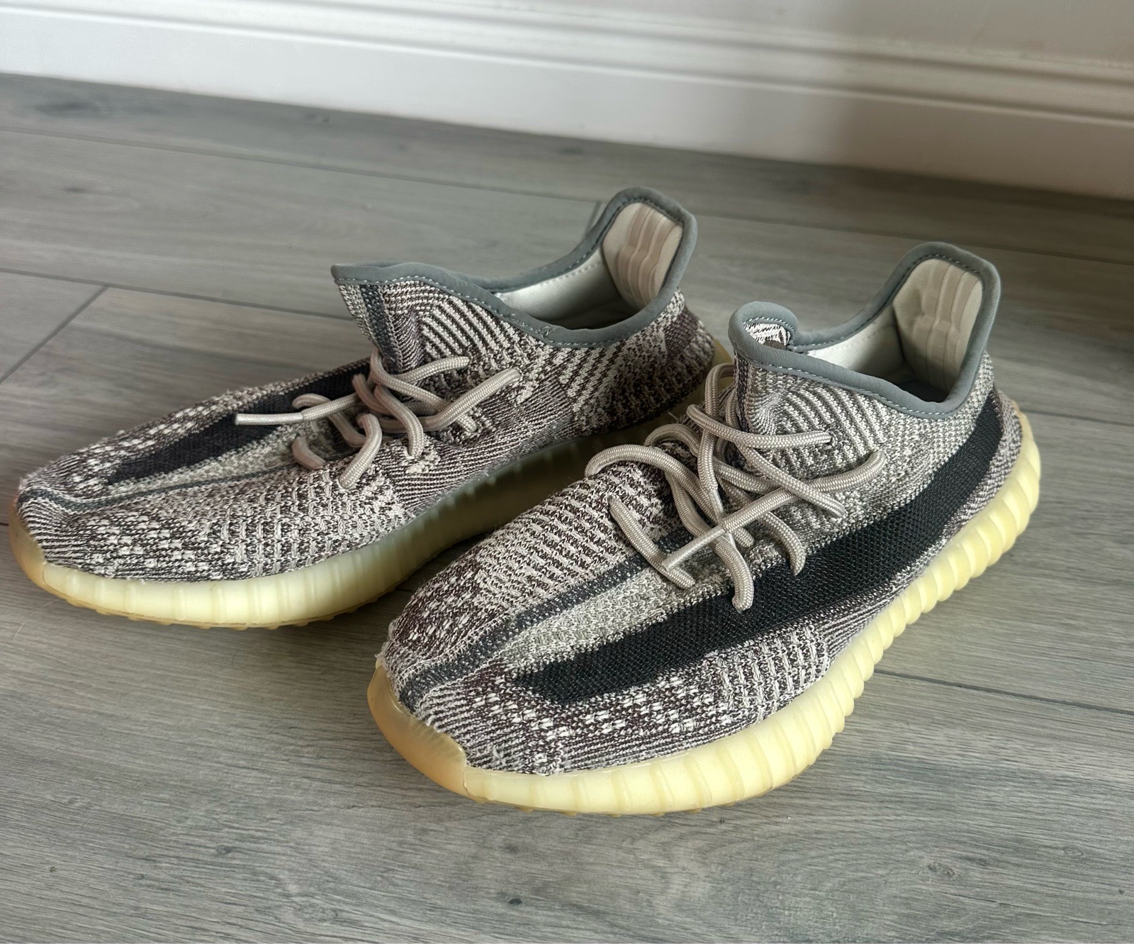 Men’s Authentic Adidas Yeezy Boost 350 V2 Zyon Size 8.5