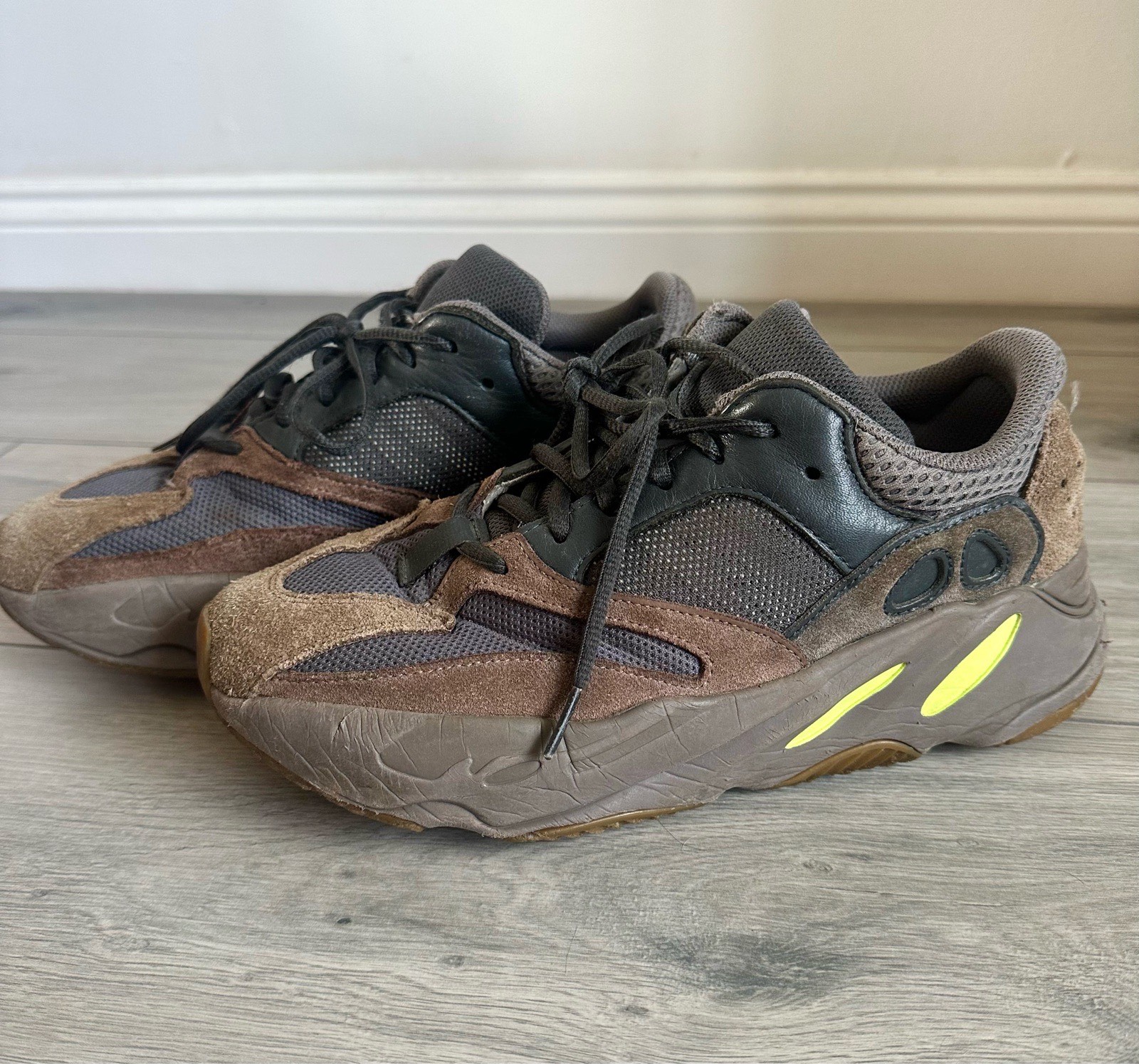 Men’s Original Authentic Adidas Yeezy Boost 700 Mauve UK 8