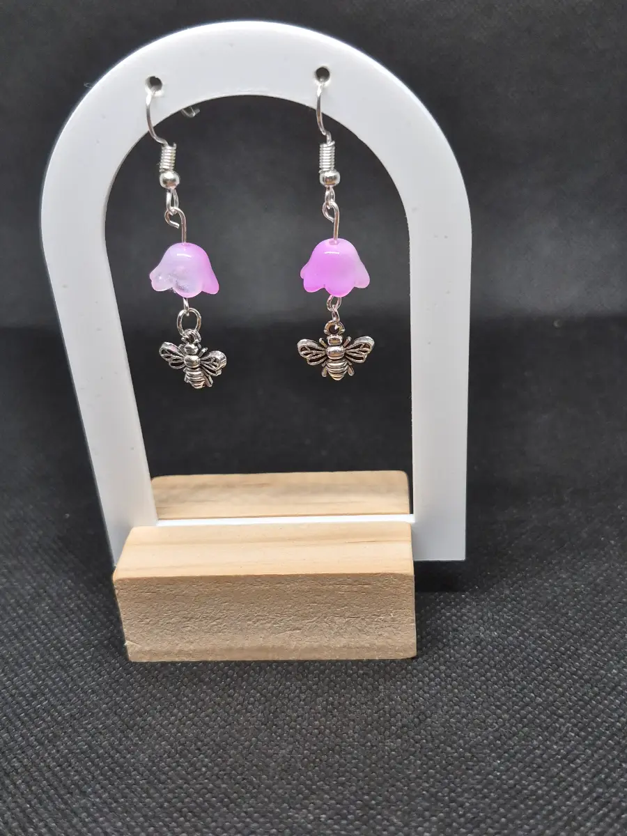 Silver-plated bee's with pink flower