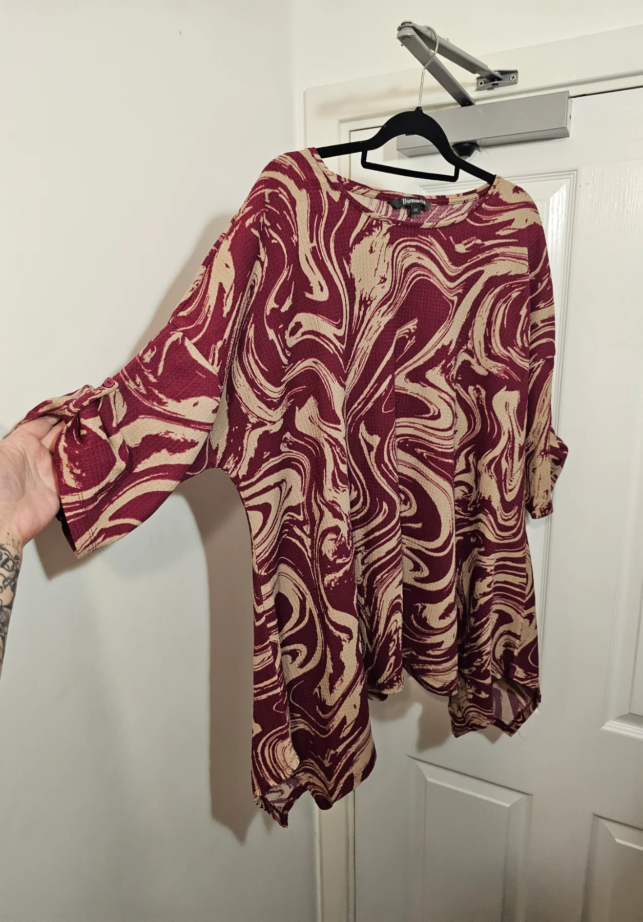 Bonmarché Burgundy Marble Print Hanky Hem Tunic Top, Size 20