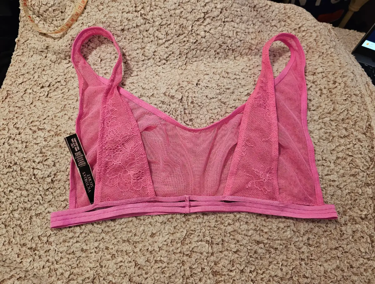 Victoria's Secret "Very Sexy" Unlined Heart Lace Triangle Bralette, Size L
