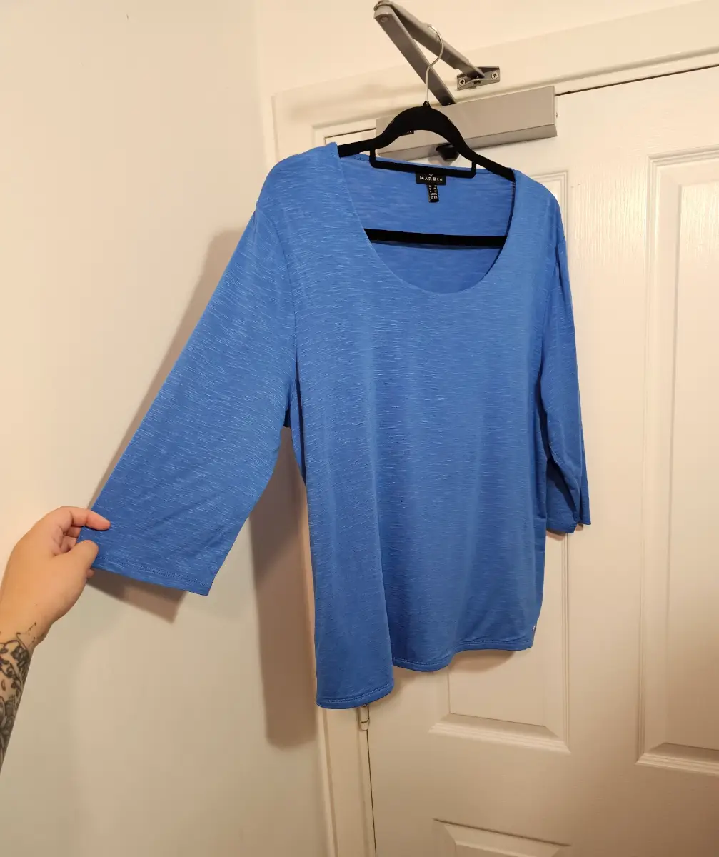 Beautiful Marble Blue Slub Knit 3/4 Sleeve Top, Size XXL