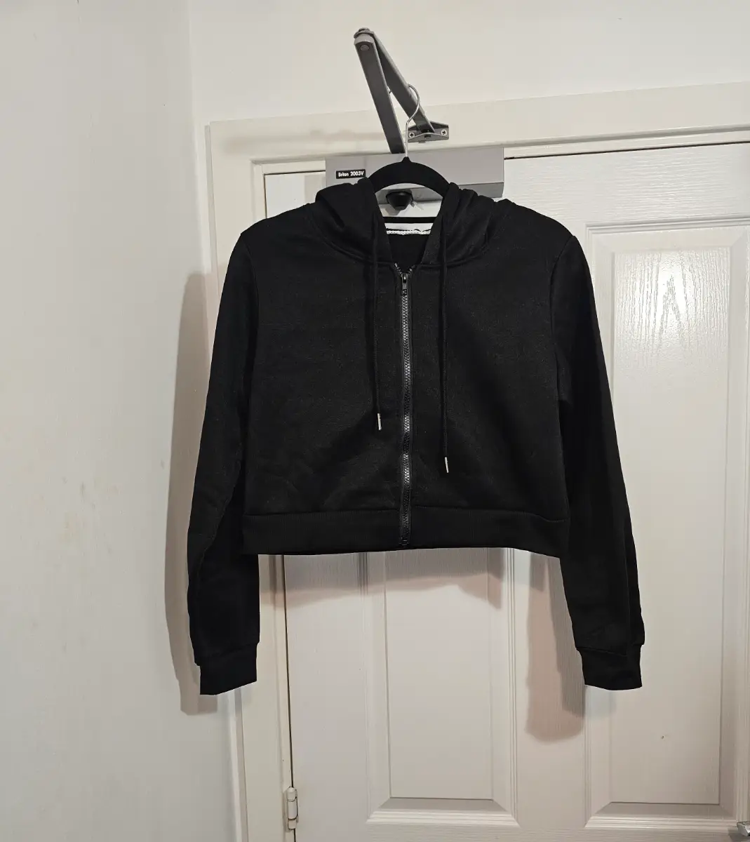 SHEIN Black Cropped Zip-Up Hoodie Y2K / Athleisure, Size L
