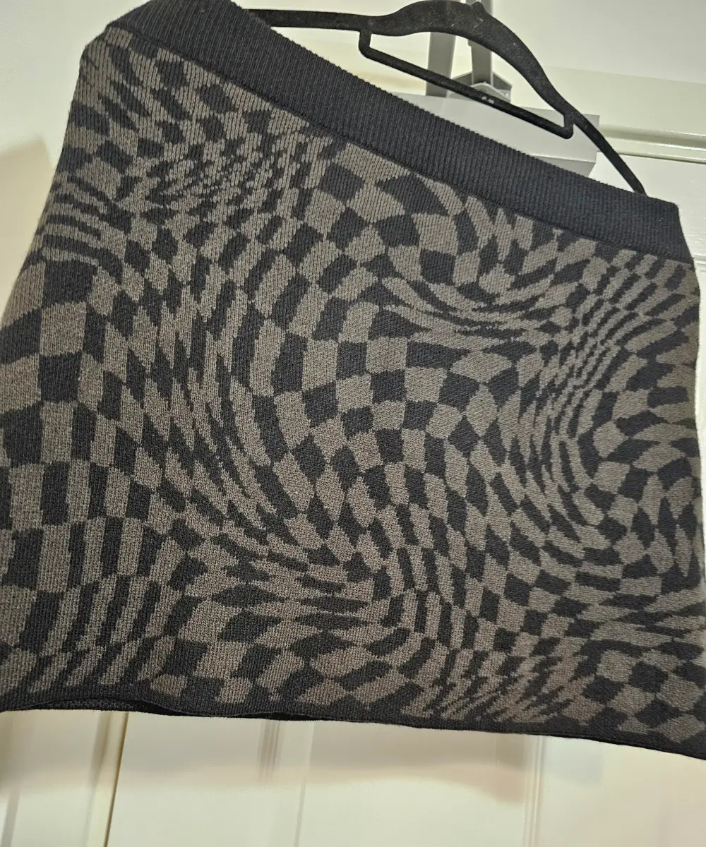 H&M Divided Warped Checkerboard Knit Mini Skirt, Size M