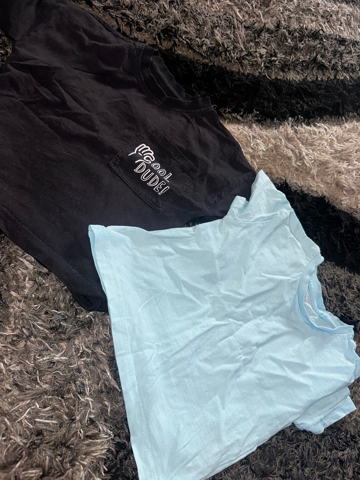 2x boys t shirts