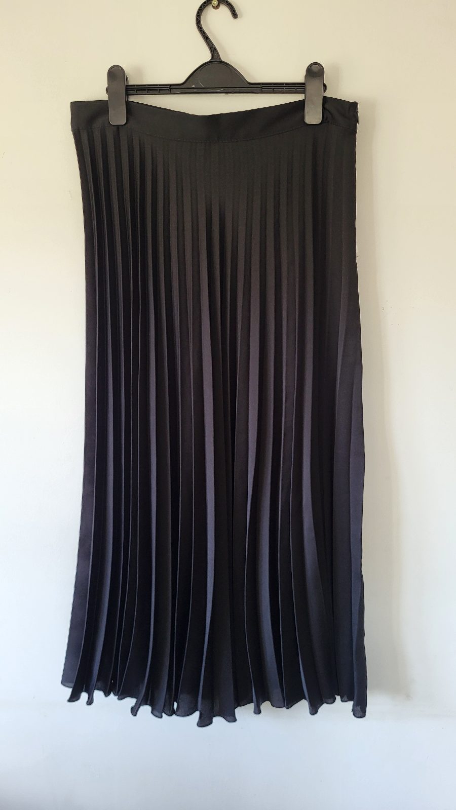Women's Zara Pleated Midi Length Black Skirt Excellent Condition Size 12 Large