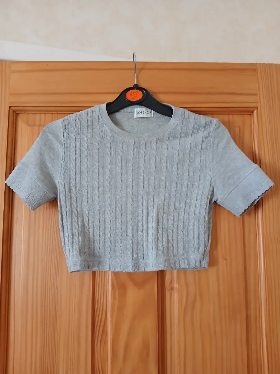 Ladies cropped grey jumper